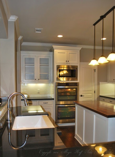 Classic kitchen double oven wall