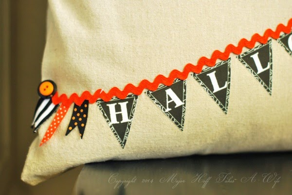 No sew way to add a pennant banner to a pillow
