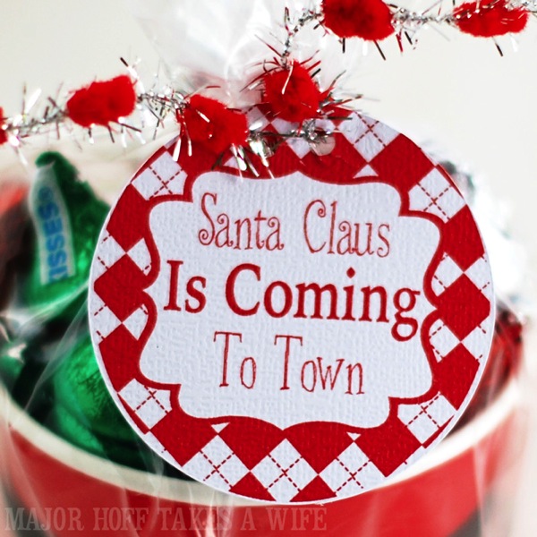 Santa Claus Is Coming to town Free Printable gift tags found at Major Hoff Takes A Wife