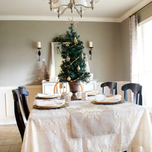 Dining Room Christmas Decorating 2014. A delightful Dining Room Holiday Tour. See how Mrs Major Hoff decorates for Christmas. The tour features table decorations, dining room decorating ideas, place settings and an idea for homemade Christmas gift that can be personalized for your holiday guests. This post is part of the Home For The Holidays Blog Tour.