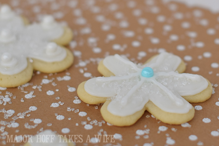 Christmas Snowflake Sugar Cookies : How to make icing and decorate. 