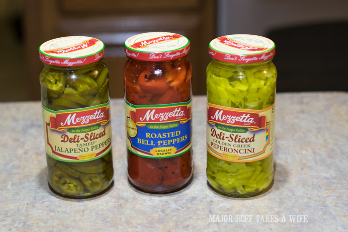 Mezzetta Peppers make for a super fast and easy dinner with lots of flavor. Holiday Memories with Mezzetta! This easy lunch or dinner recipe will have you sailing through the holidays. Casual enough for everyday, but colorful enough for a holiday feast! Features 3 different peppers and packs a flavorful punch! All in less than 20 minutes! There is also a coupon for Mezzetta products as well as a chance to win 1 of 31 Holiday Gift Baskets! #MezzettaMemories #SharingJoy #Chicken #Peppers #Easy #dinner #recipe