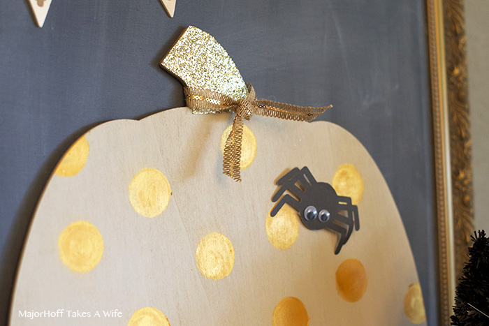 How to decorate a wooden pumpkin.