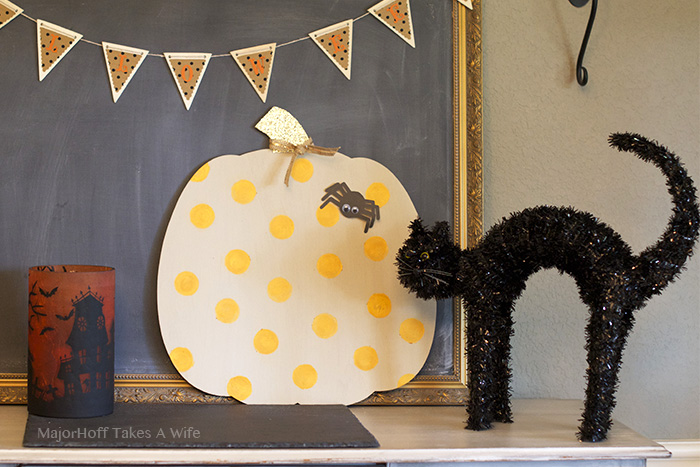 Spider on a polka dot pumpkin - a fun way to decorate for Halloween