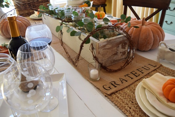 Rustic Thanksgiving tablescape