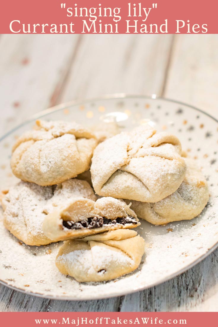 Is it a chorley cake? Singing Lily? An Eccles Cake? A currant cake? Whatever they are, these traditional mini hand pies are adorable. Based on a recipe from my British Great Grandmother- simply fold extra pie crust around a heaping spoonful of currants and sugar. Perfect for those leftover Thanksgiving and Christmas pie crust scraps! via @mrsmajorhoff