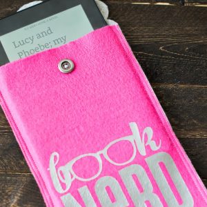 Easy DIY Kindle Case From Felt With Iron On Book Nerd Transfer