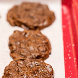 allowing chocolate cookies made without flour to cool