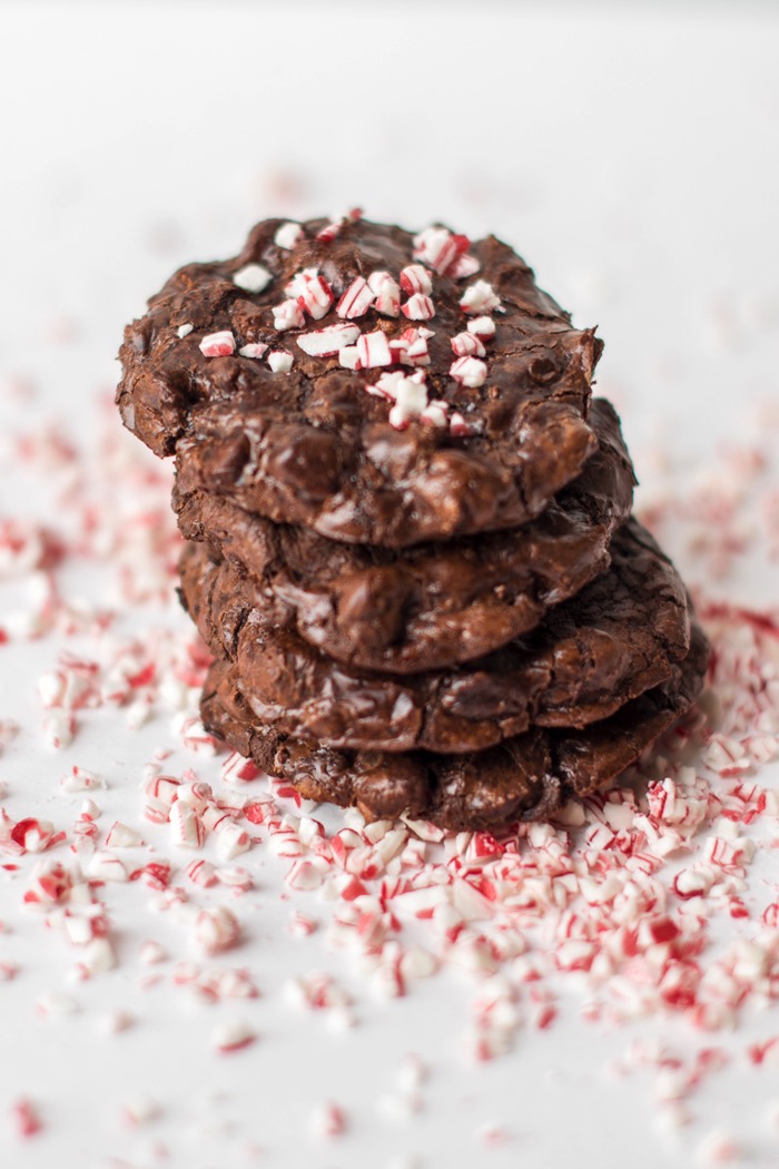 gluten free chocolate peppermint cookies are made from egg whites, cocoa powder, powdered sugar and more.