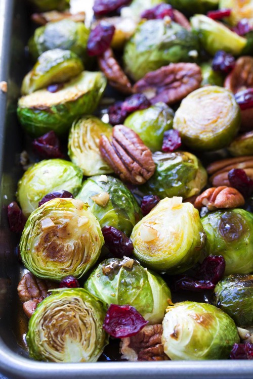 Maple balsamic roasted brussels sprouts 