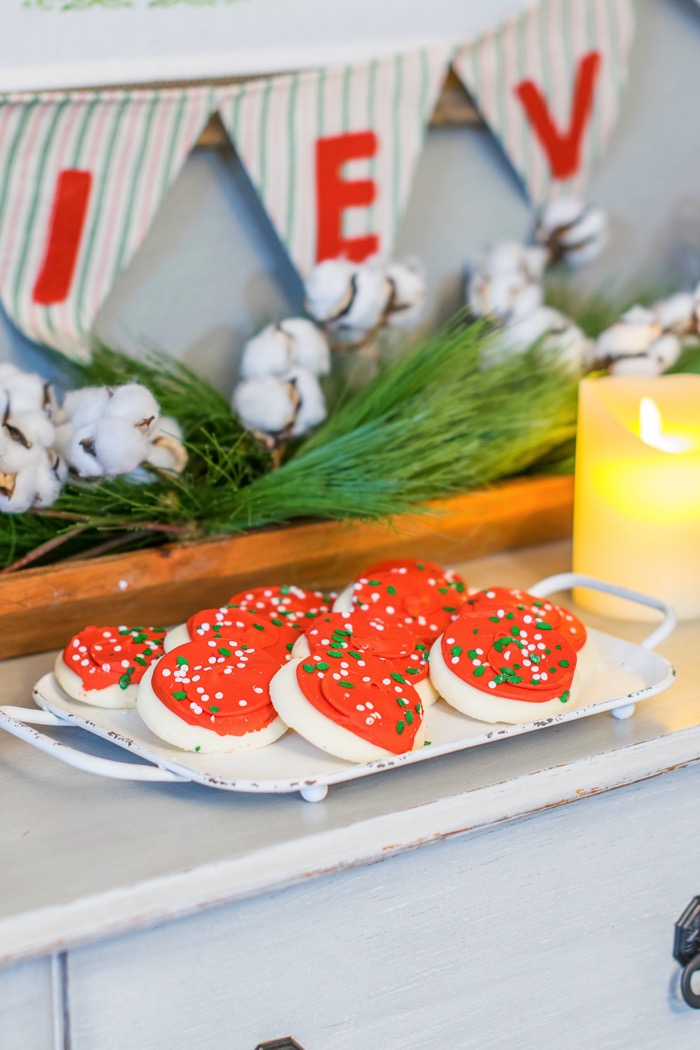 Fixer Upper Inspired Holiday Home Tour with sugar cookies