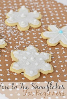 how to ice and frost sugar cookie snowflakes for beginners