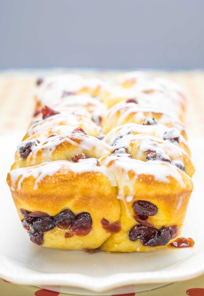 Need a quick holiday dessert? This easy cranberry quick bread is a breeze to make!