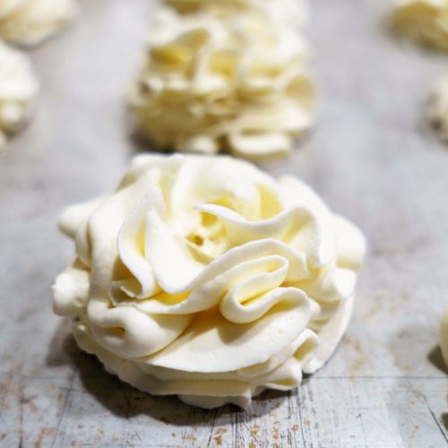 https://www.majhofftakesawife.com/wp-content/uploads/2018/07/These-ruffly-flowers-are-made-from-Stabilized-whipped-cream-with-gelatin-500x500.jpg