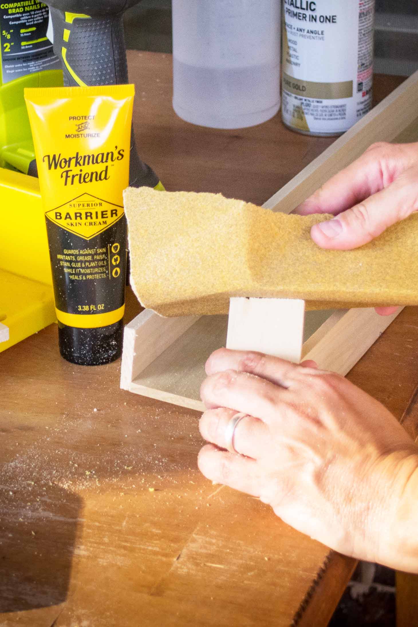 Prevent saw dust from sticking to hands with workman's friend!