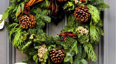 Time to get your Christmas Decor shopping done! Let’s make this year easier than the last by shopping online. This elaborate list shows the best wreaths on Amazon for Christmas! Giant selection for all decor types from country to modern, farmhouse to luxury, and of course all the classic evergreen wreaths we love!
