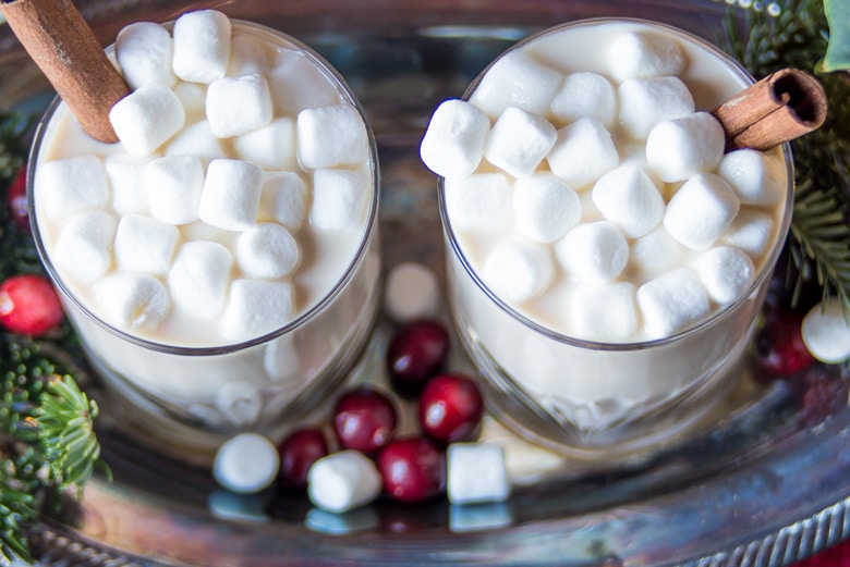 hot chocolate with vodka and baileys and marshmallows
